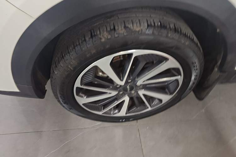 Used Dongfeng Aeolus AX7 2022 Mach Edition 1.5T DCT DF41 Left Front Wheel Hub