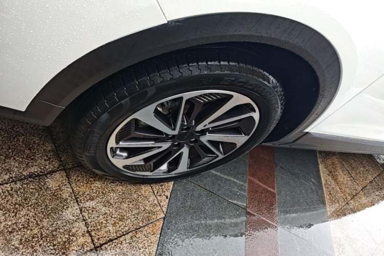 Used Dongfeng Aeolus AX7 2022 Mach Edition 1.5T DCT DF41 Left Front Wheel Hub