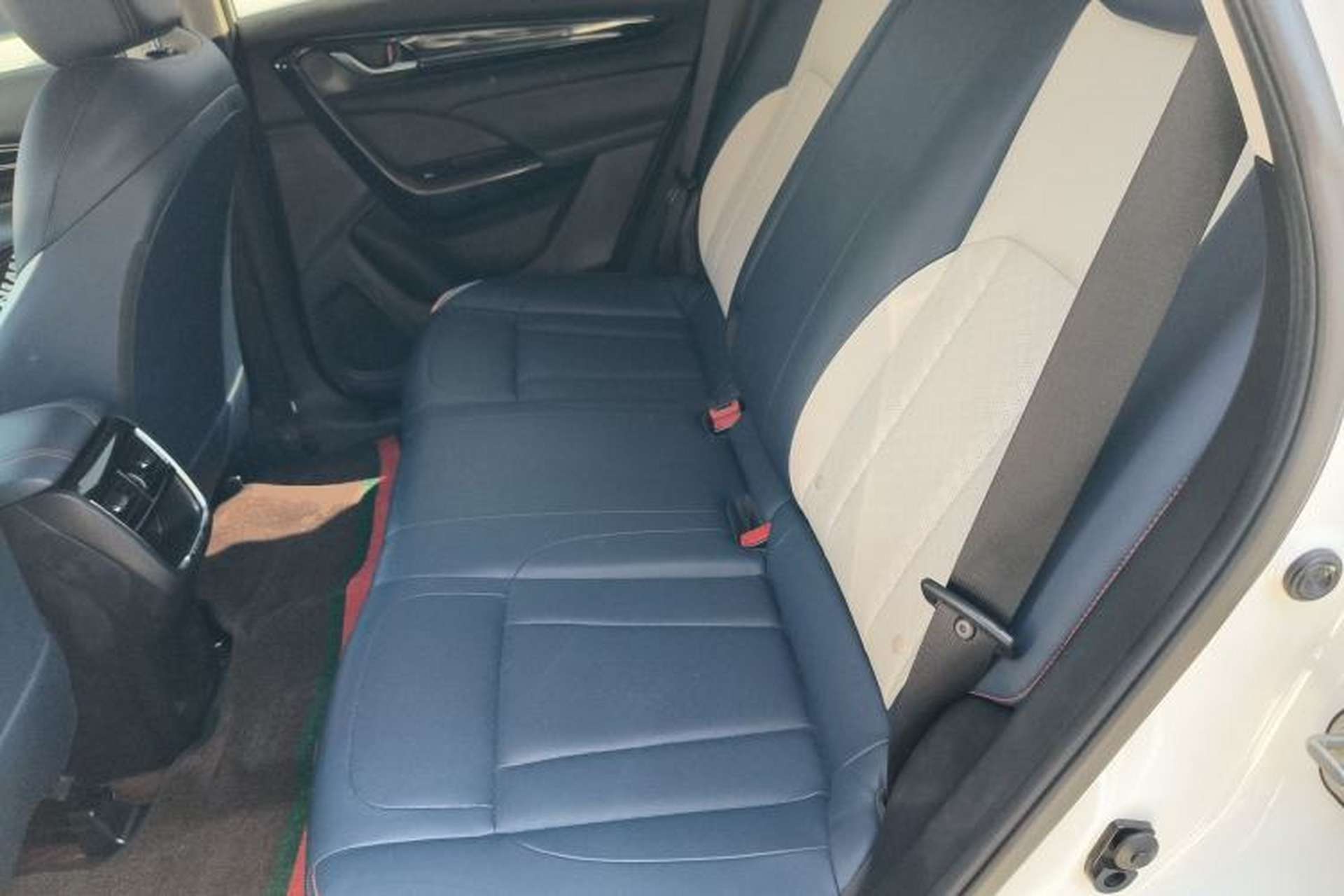 Used Dongfeng Aeolus AX7 2022 Mach Edition 1.5T DCT DF41 Left Rear Seat