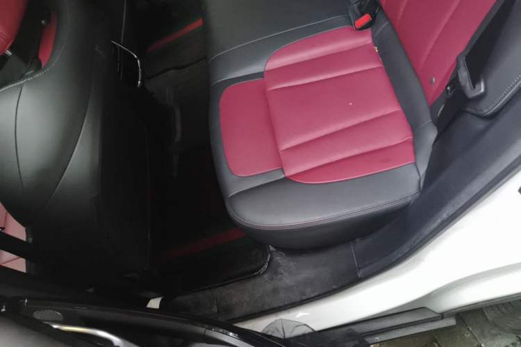Used Dongfeng Aeolus AX7 2022 Mach Edition 1.5T DCT DF51 Left Rear Seat