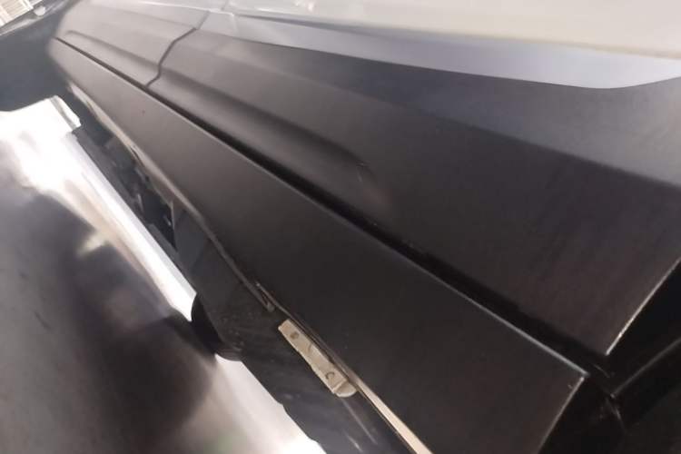Used Dongfeng Aeolus AX7 2022 Mach Edition 1.5T DCT DF51 Left Side Sill