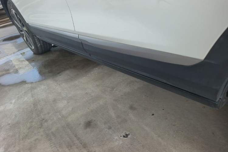 Used Dongfeng Aeolus AX7 2022 Mach Edition 1.5T DCT DF41 Left Side Sill
