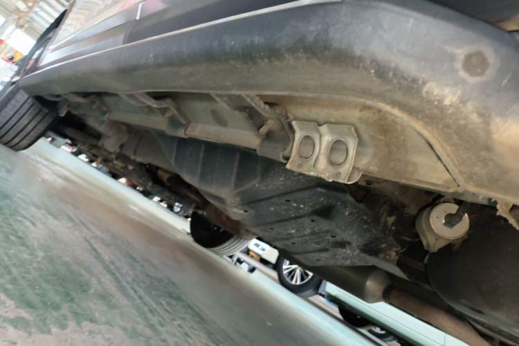 Used Dongfeng Aeolus AX7 2022 Mach Edition 1.5T DCT DF41 Left Side Sill