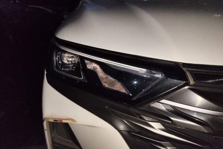 Used Dongfeng Aeolus AX7 2022 Mach Edition 1.5T DCT DF41 Right Front Headlight