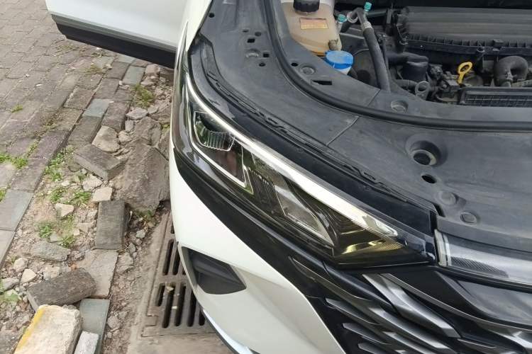 Used Dongfeng Aeolus AX7 2022 Mach Edition 1.5T DCT DF41 Right Front Headlight