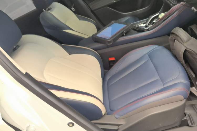 Used Dongfeng Aeolus AX7 2022 Mach Edition 1.5T DCT DF41 Right Front Seat