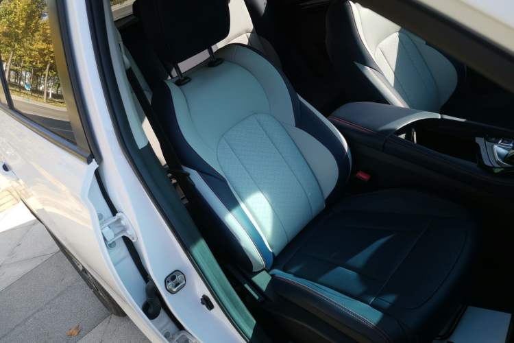 Used Dongfeng Aeolus AX7 2022 Mach Edition 1.5T DCT DF41 Right Front Seat