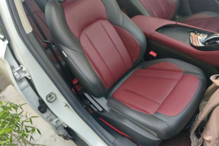 Used Dongfeng Aeolus AX7 2022 Mach Edition 1.5T DCT DF31 Right Front Seat