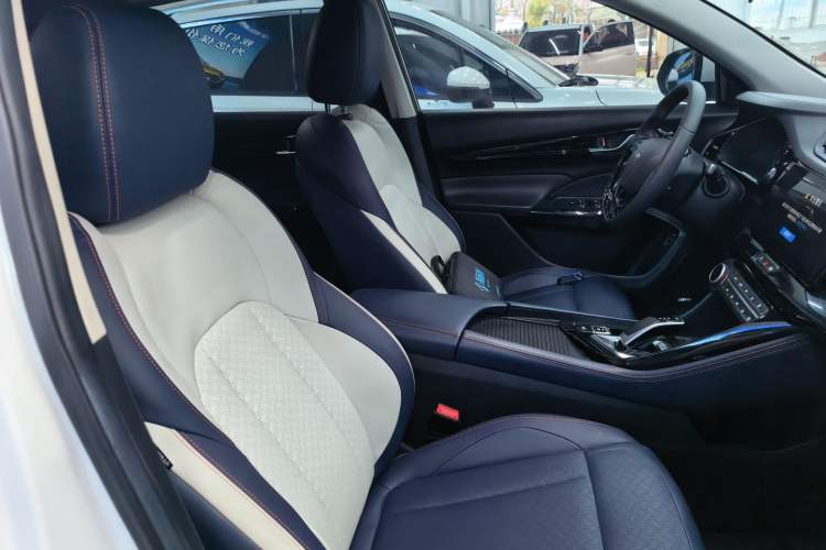 Used Dongfeng Aeolus AX7 2022 Mach Edition 1.5T DCT DF51 Right Front Seat