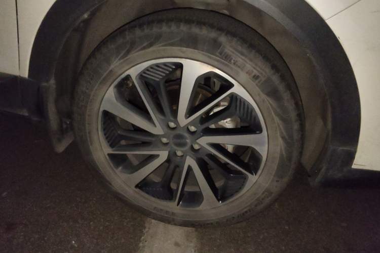 Used Dongfeng Aeolus AX7 2022 Mach Edition 1.5T DCT DF41 Right Front Wheel Hub