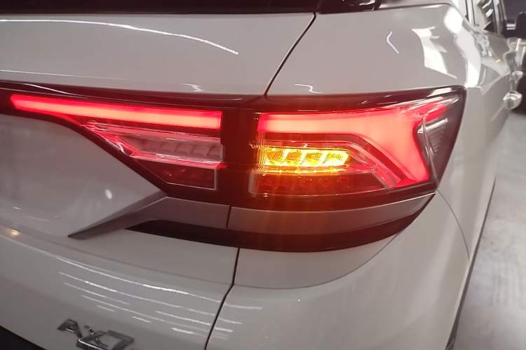 Used Dongfeng Aeolus AX7 2022 Mach Edition 1.5T DCT DF51 Right Rear Taillight