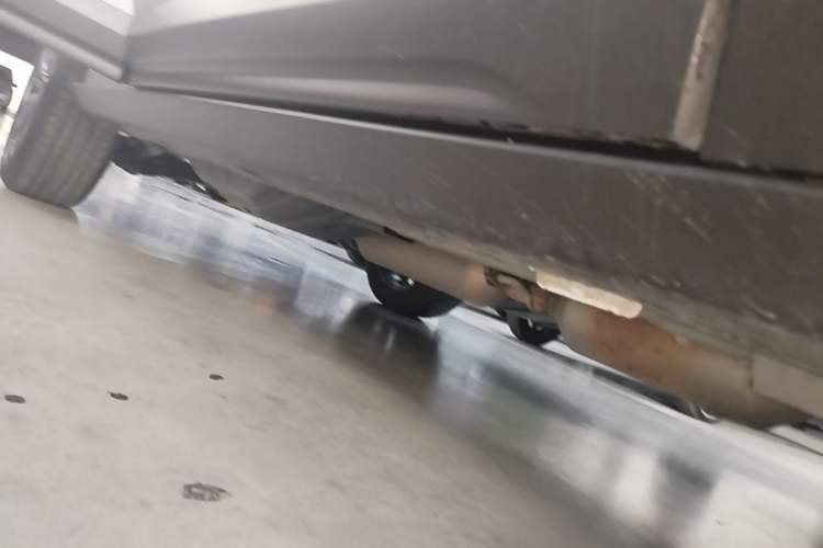 Used Dongfeng Aeolus AX7 2022 Mach Edition 1.5T DCT DF51 Right Side Sill