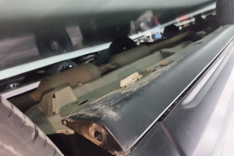 Used Dongfeng Aeolus AX7 2022 Mach Edition 1.5T DCT DF31 Right Side Sill