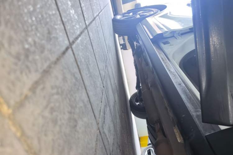 Used Dongfeng Aeolus AX7 2022 Mach Edition 1.5T DCT DF31 Right Side Sill