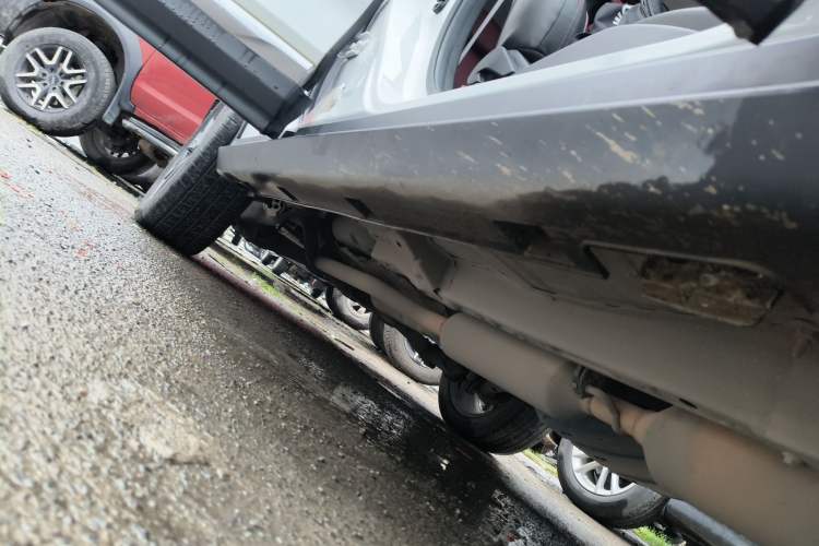 Used Dongfeng Aeolus AX7 2022 Mach Edition 1.5T DCT DF41 Right Side Sill