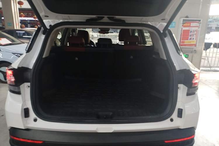 Used Dongfeng Aeolus AX7 2022 Mach Edition 1.5T DCT DF51 Trunk