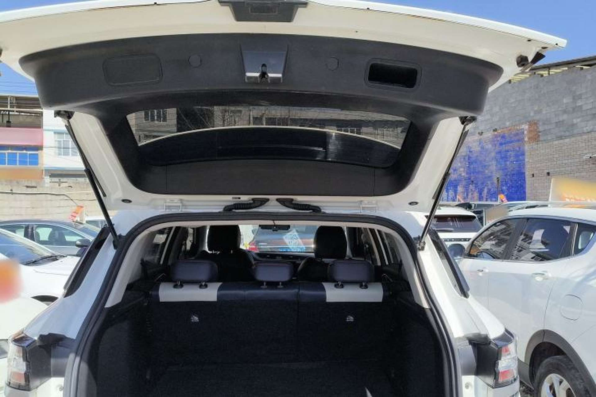 Used Dongfeng Aeolus AX7 2022 Mach Edition 1.5T DCT DF41 Trunk