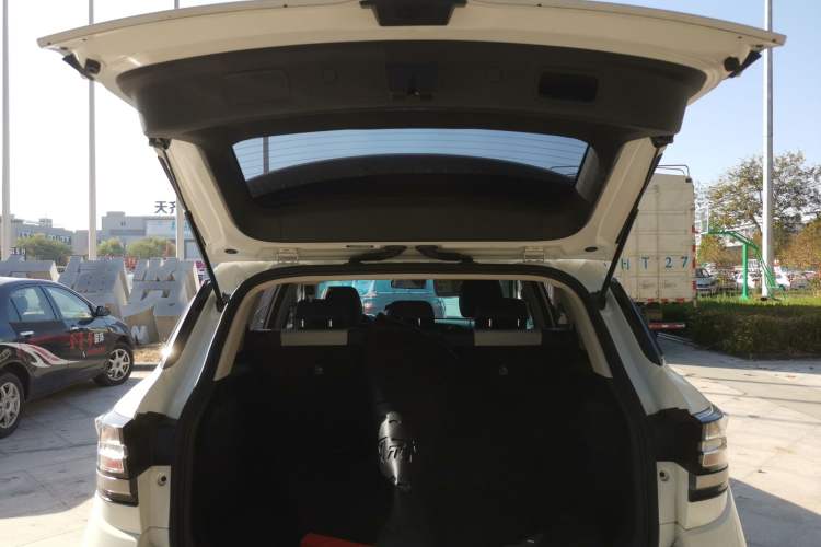 Used Dongfeng Aeolus AX7 2022 Mach Edition 1.5T DCT DF41 Trunk