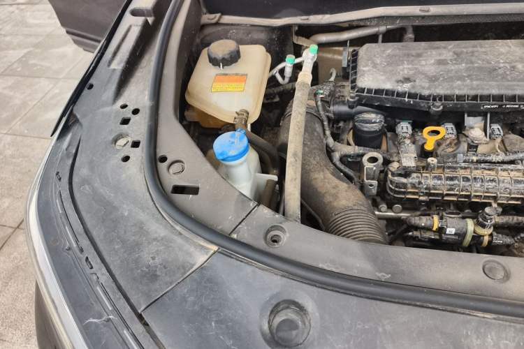 Used Dongfeng Aeolus AX7 2023 Mach Edition 1.5T DCT DF31 Engine Bay Right