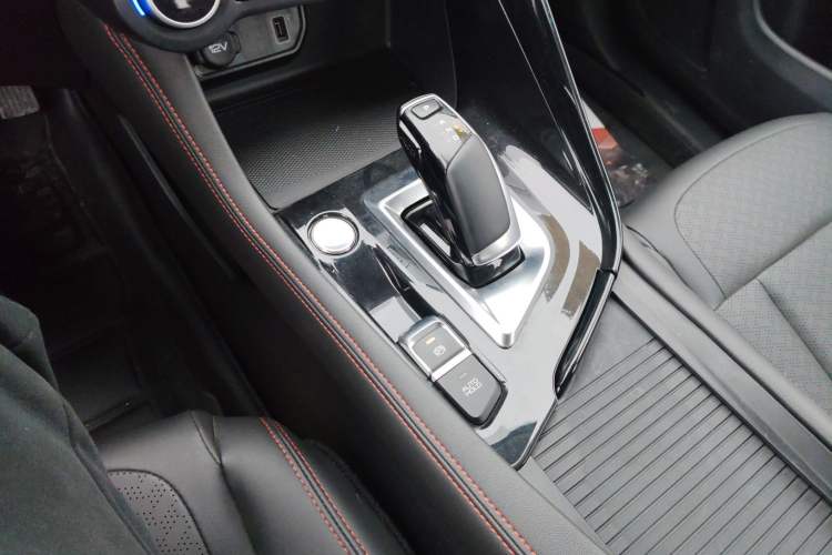 Used Dongfeng Aeolus AX7 2023 Mach Edition 1.5T DCT DF31 Gear Lever