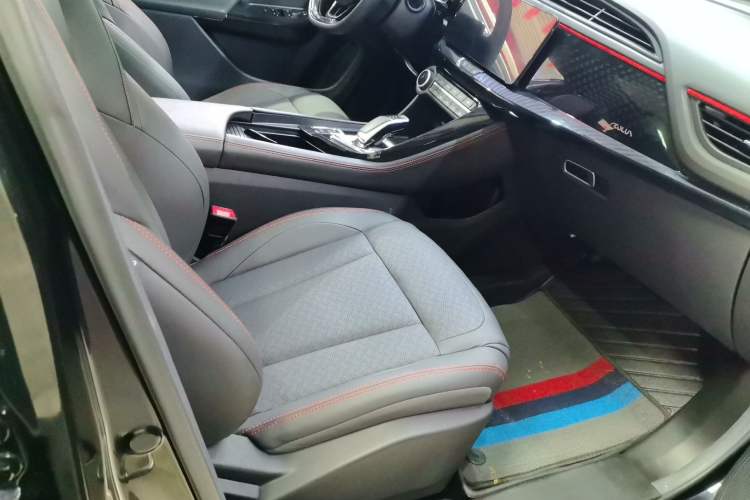 Used Dongfeng Aeolus AX7 2023 Mach Edition 1.5T DCT DF31 Interior 4