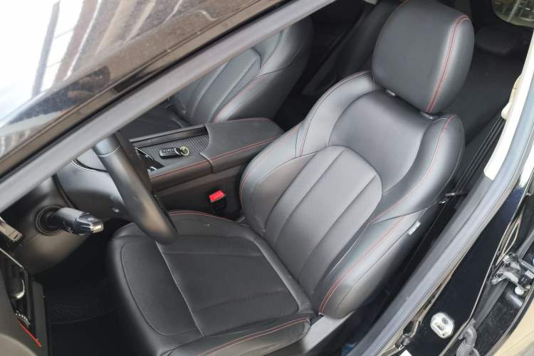 Used Dongfeng Aeolus AX7 2023 Mach Edition 1.5T DCT DF31 Left Front Seat