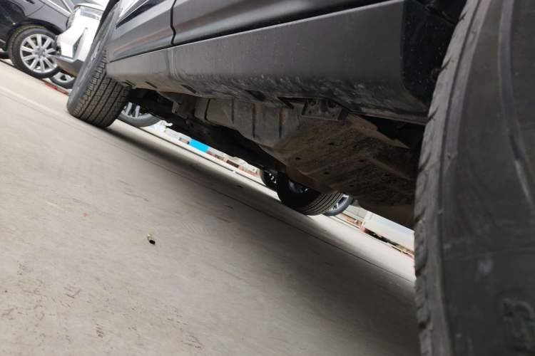 Used Dongfeng Aeolus AX7 2023 Mach Edition 1.5T DCT DF31 Left Side Sill