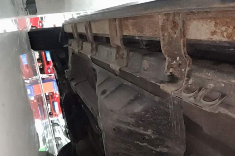 Used Dongfeng Aeolus AX7 2023 Mach Edition 1.5T DCT DF31 Left Side Sill