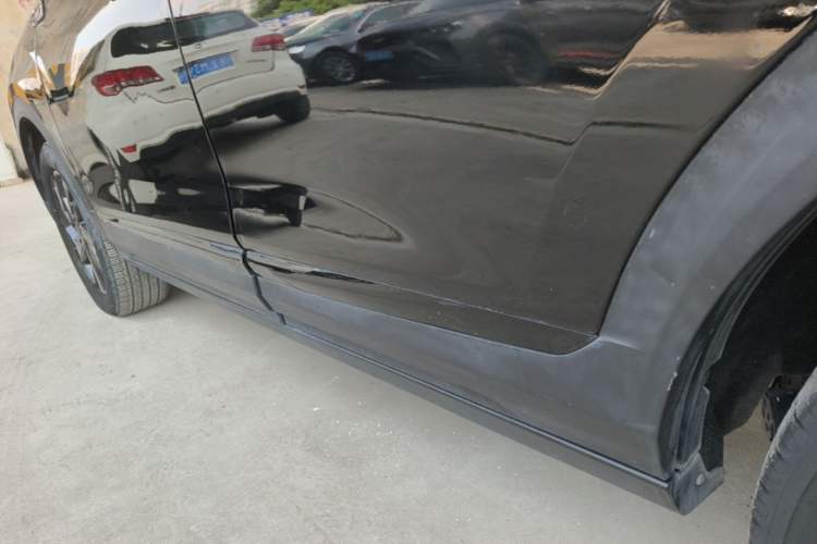 Used Dongfeng Aeolus AX7 2023 Mach Edition 1.5T DCT DF31 Left Side Sill