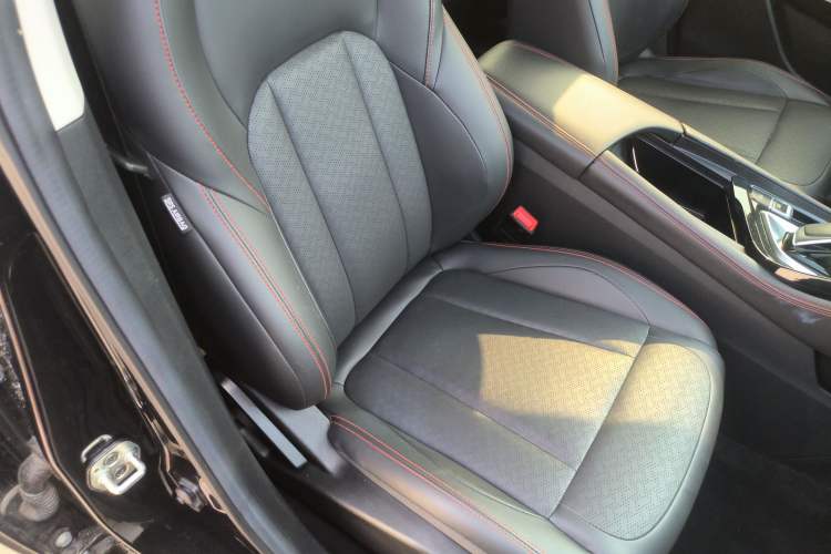 Used Dongfeng Aeolus AX7 2023 Mach Edition 1.5T DCT DF41 Right Front Seat