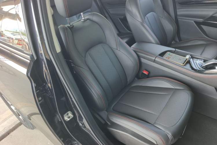 Used Dongfeng Aeolus AX7 2023 Mach Edition 1.5T DCT DF31 Right Front Seat