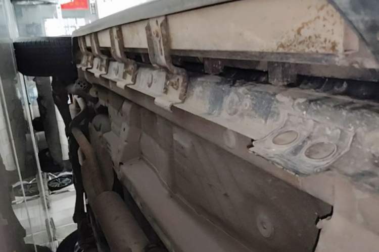 Used Dongfeng Aeolus AX7 2023 Mach Edition 1.5T DCT DF31 Right Side Sill