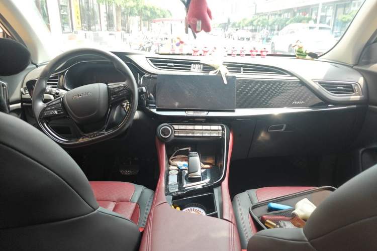 Used Dongfeng Aeolus AX7 2023 Mach Edition 1.5T DCT DF31 Center Console