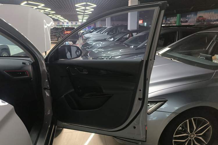 Used Dongfeng Aeolus AX7 2023 Mach Edition 1.5T DCT DF31 Interior 5