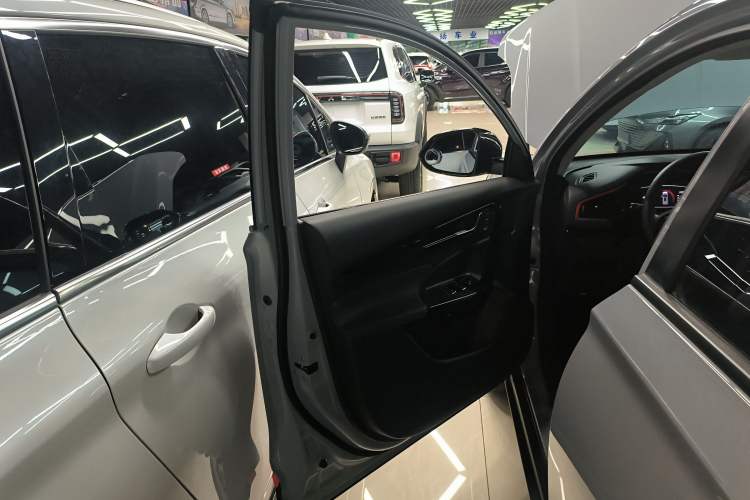 Used Dongfeng Aeolus AX7 2023 Mach Edition 1.5T DCT DF31 Interior 7