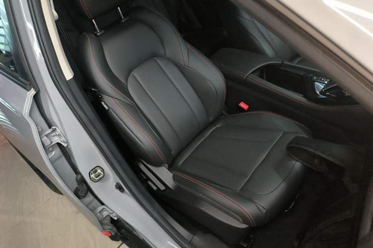 Used Dongfeng Aeolus AX7 2023 Mach Edition 1.5T DCT DF31 Right Front Seat
