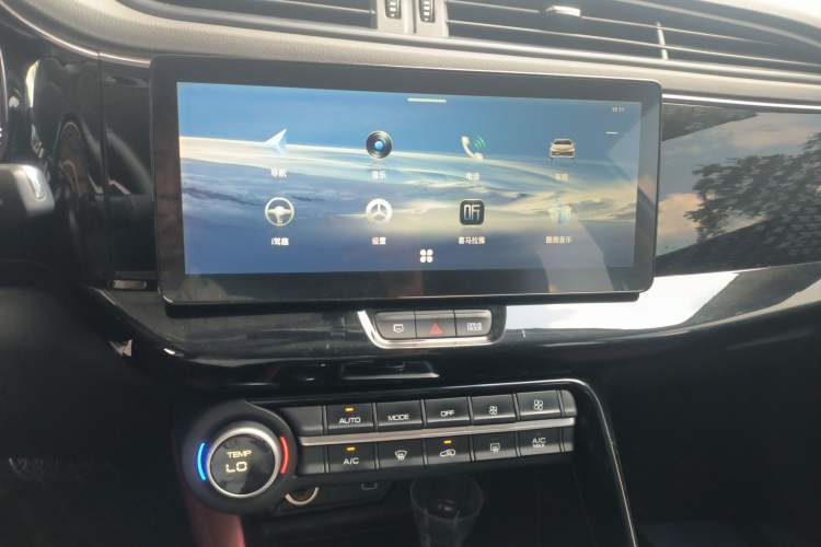 Used Dongfeng Aeolus AX7 2023 Mach Edition 1.5T DCT DF31 Audio And AC Panel
