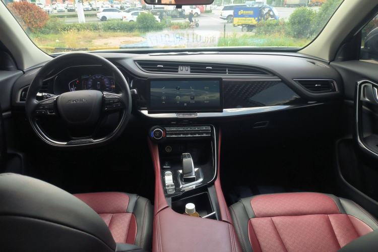 Used Dongfeng Aeolus AX7 2023 Mach Edition 1.5T DCT DF31 Center Console