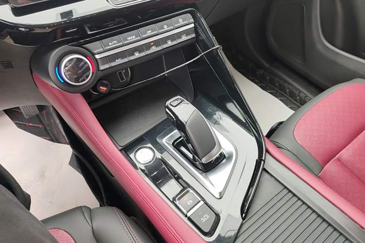 Used Dongfeng Aeolus AX7 2023 Mach Edition 1.5T DCT Champion Legend Version Gear Lever