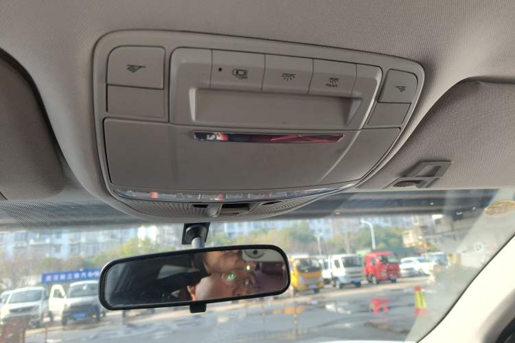 Used Dongfeng Aeolus AX7 2023 Mach Edition 1.5T DCT DF31 Headliner