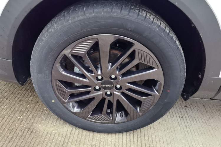 Used Dongfeng Aeolus AX7 2023 Mach Edition 1.5T DCT DF41 Left Front Wheel Hub