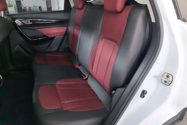 Used Dongfeng Aeolus AX7 2023 Mach Edition 1.5T DCT Champion Legend Version Left Rear Seat