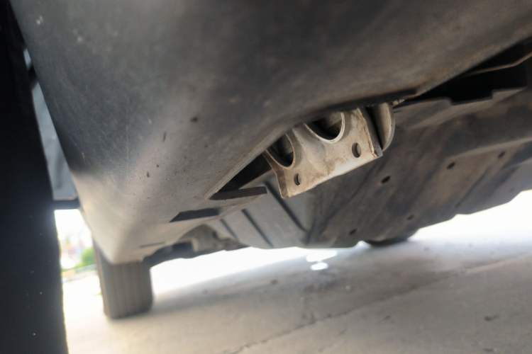 Used Dongfeng Aeolus AX7 2023 Mach Edition 1.5T DCT DF31 Left Side Sill