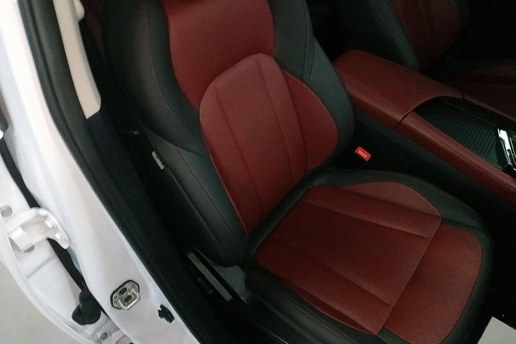 Used Dongfeng Aeolus AX7 2023 Mach Edition 1.5T DCT DF31 Right Front Seat