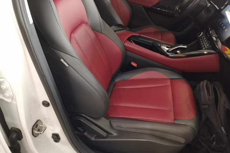 Used Dongfeng Aeolus AX7 2023 Mach Edition 1.5T DCT DF31 Right Front Seat