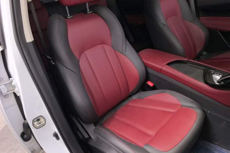 Used Dongfeng Aeolus AX7 2023 Mach Edition 1.5T DCT Champion Legend Version Right Front Seat