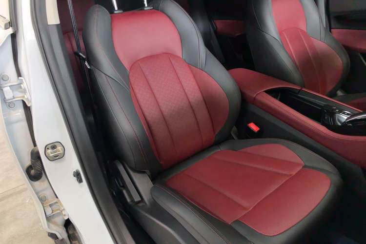 Used Dongfeng Aeolus AX7 2023 Mach Edition 1.5T DCT Champion Legend Version Right Front Seat