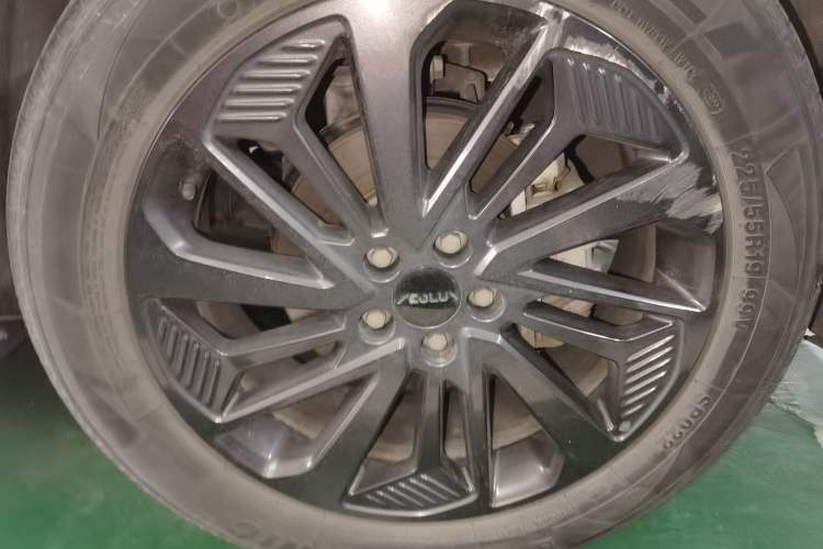 Used Dongfeng Aeolus AX7 2023 Mach Edition 1.5T DCT DF41 Right Front Wheel Hub