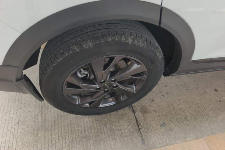 Used Dongfeng Aeolus AX7 2023 Mach Edition 1.5T DCT DF31 Right Rear Wheel Hub