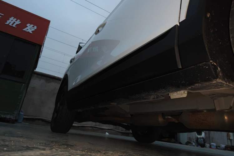 Used Dongfeng Aeolus AX7 2023 Mach Edition 1.5T DCT DF31 Right Side Sill